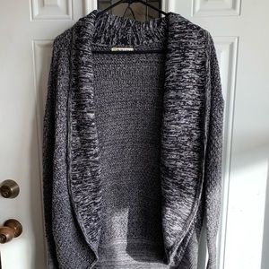 Dakini Woman’s Cardigan w/ Thumbholes